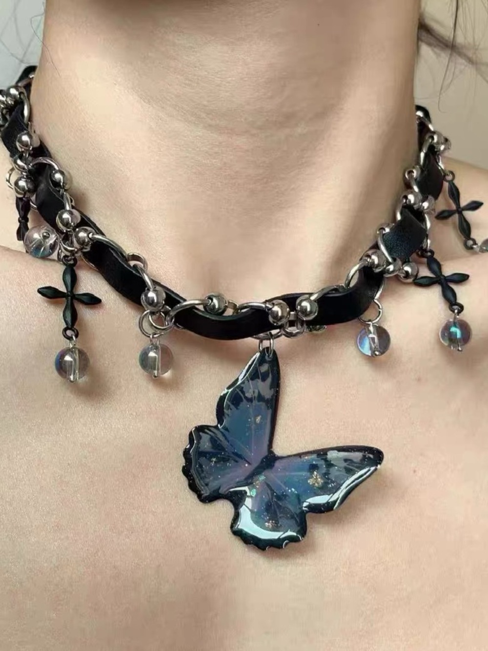 Butterfly Pendant Choker Necklace - Black and Iridescent